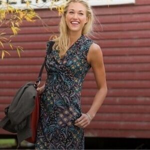 Athleta xs (size 2) dahlia dry fit dress